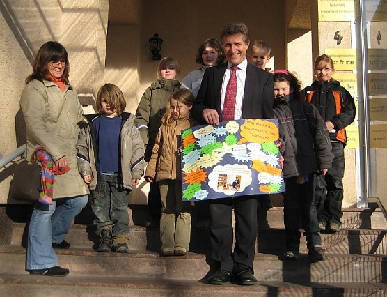 Collage überreicht (Foto: nnz) Collage überreicht (Foto: nnz)
