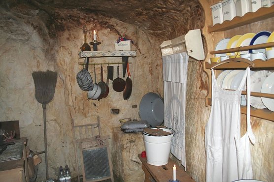 Felsenwohnung (Foto: Hellberg) Felsenwohnung (Foto: Hellberg)