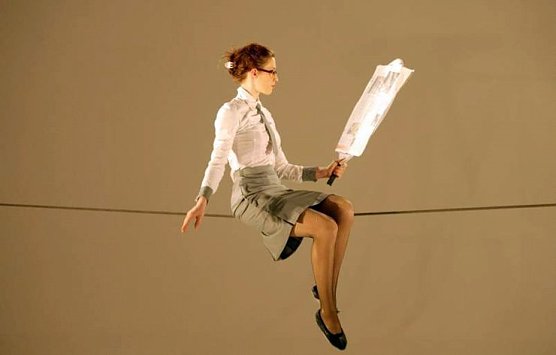 Seilt&auml;nzerin (Foto: Agentur)