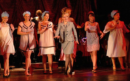 Herzklopfen auf der B&uuml;hne (Foto: K&uuml;hn)