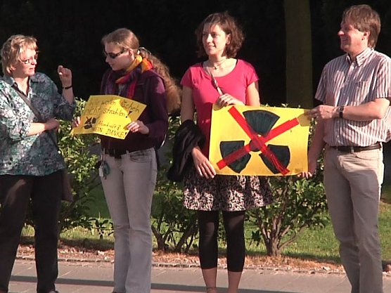 Kreisel-Mahnwache (Foto: nnz) Kreisel-Mahnwache (Foto: nnz)