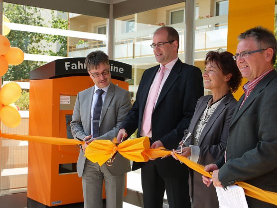 Offizielle Er&ouml;ffnung der Haltestelle (Foto: Angelo Glashagel)