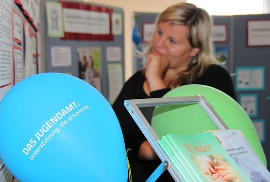 Besuch im Jugendamt (Foto: J. Piper)