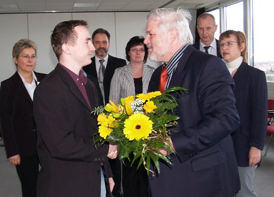 Gratulation durch Udo Rockmann (Foto: nnz) Gratulation durch Udo Rockmann (Foto: nnz)