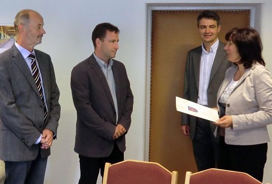 &Uuml;bergeben (Foto: privat)