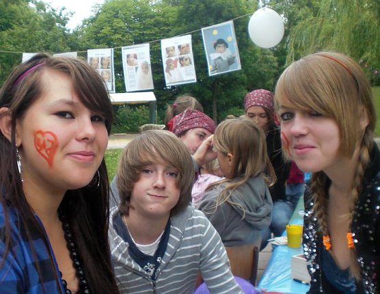 Unterstützung beim Sommerfest (Foto: privat) Unterstützung beim Sommerfest (Foto: privat)