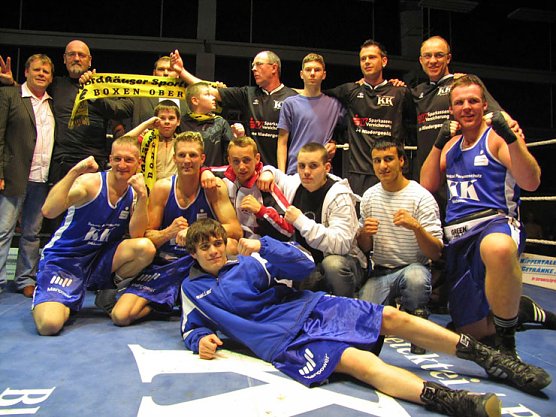 Geschafft: Erfolgreiche Nordhäuser Boxer (Foto: Grabe) Geschafft: Erfolgreiche Nordhäuser Boxer (Foto: Grabe)