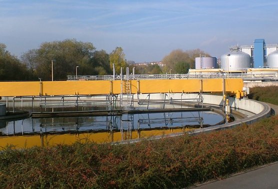 Das volle Nachkl&auml;rbecken (Foto: Hans-J&uuml;rgen Otto)