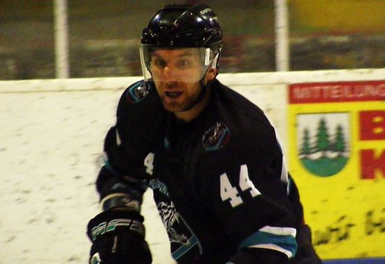 Bleibt bei den Wölfen (Foto: privat) Bleibt bei den Wölfen (Foto: privat)