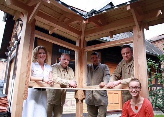 Übergeben (Foto: P. Grabe) Übergeben (Foto: P. Grabe)