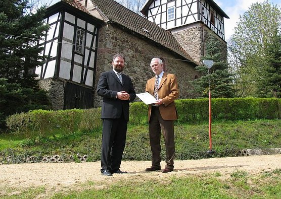 Geld f&uuml;r Kirche (Foto: psv)