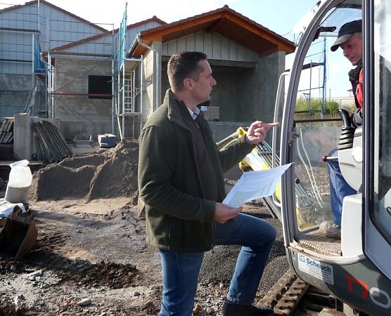 Arbeitsbesprechung (Foto: TiRo Neu ) Arbeitsbesprechung (Foto: TiRo Neu )