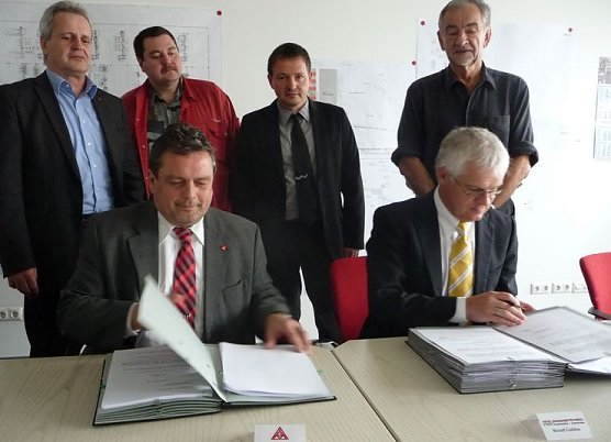 Unterschrieben (Foto: nnz)