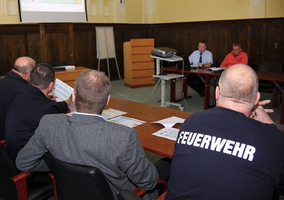 Strukturen beraten (Foto: J. Piper)