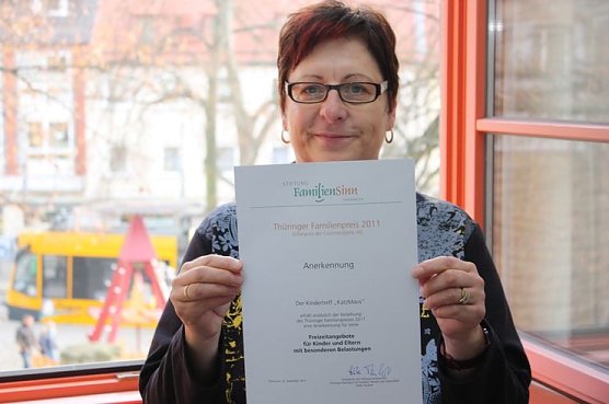 Urkunde mit Frau Jacobi (Foto: privat) Urkunde mit Frau Jacobi (Foto: privat)