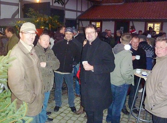 Auch Bürgermeister Frank Rostek besuchte die Kanzlei (Foto: E. Kagelmacher) Auch Bürgermeister Frank Rostek besuchte die Kanzlei (Foto: E. Kagelmacher)