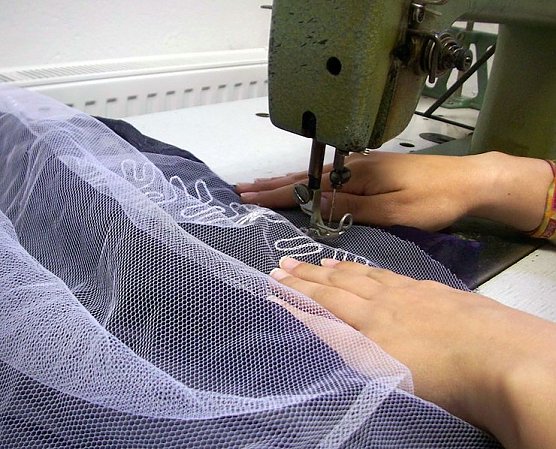 Flei&szlig;ige N&auml;herinnen (Foto: JKS)