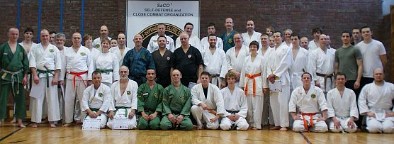 Messer im Lehrgangs-Fokus (Foto: S. Schröter) Messer im Lehrgangs-Fokus (Foto: S. Schröter)