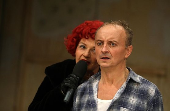 alte dame (Foto: theater) alte dame (Foto: theater)