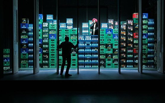 alte dame (Foto: theater) alte dame (Foto: theater)