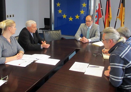 Gespräch zur Vorbereitung (Foto: privat) Gespräch zur Vorbereitung (Foto: privat)