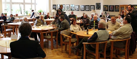 Den Fragen der Senioren gestellt (Foto: nnz)