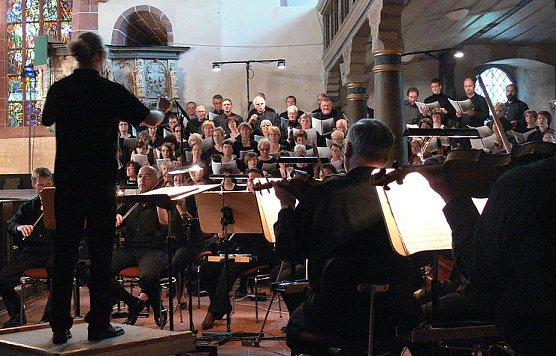 In der Kirche - das Loh-Orchester (Foto: Theater) In der Kirche - das Loh-Orchester (Foto: Theater)