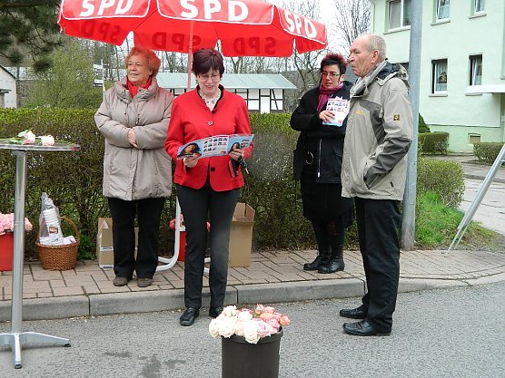 Unterwegs bei den Wählern (Foto: G. Sennecke) Unterwegs bei den Wählern (Foto: G. Sennecke)
