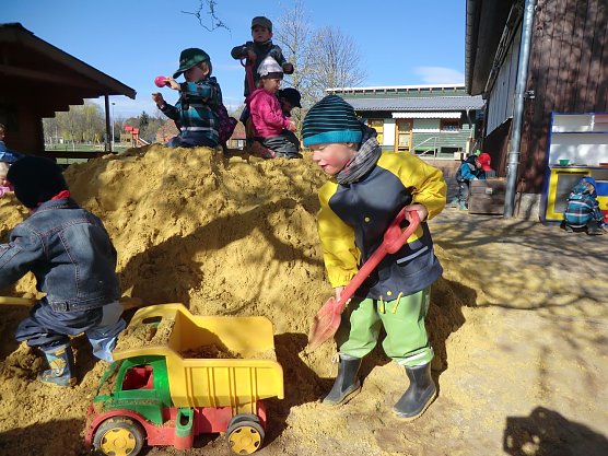 Sand f&uuml;r Kita (Foto: privat)
