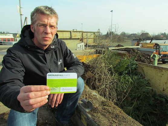 Mit der Karte zufrieden (Foto: Bachmann)