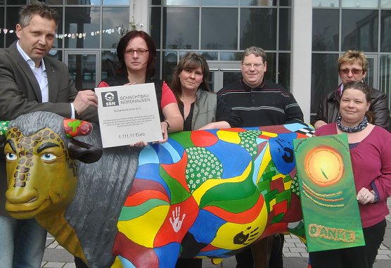 Spende &uuml;bergeben (Foto: privat)