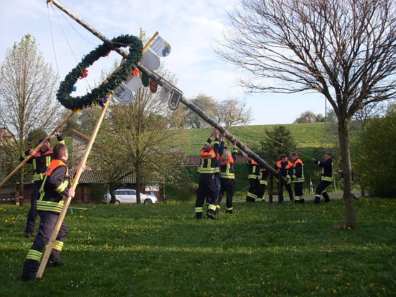 Maibaum gesetzt (Foto: privat) Maibaum gesetzt (Foto: privat)