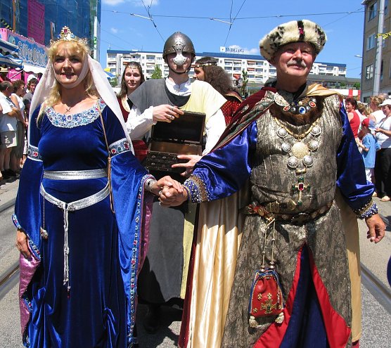 Die Spitze des Umzuges (Foto: P. Grabe) Die Spitze des Umzuges (Foto: P. Grabe)