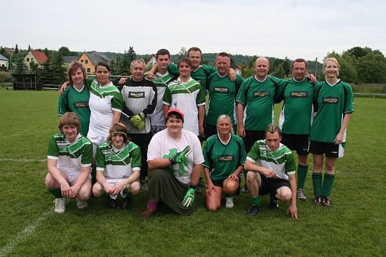 Der Ball rollte (Foto: Herbert Gruhne)