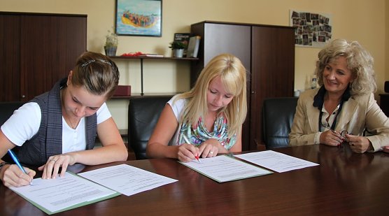 Unterzeichnet (Foto: J. Piper)