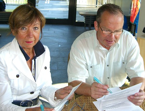 Kunden werden befragt (Foto: Badehaus)