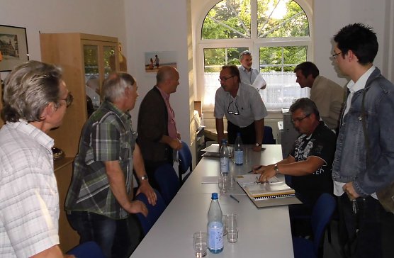 Zu Gast beim Bundestagsabgeordneten (Foto: BI) Zu Gast beim Bundestagsabgeordneten (Foto: BI)