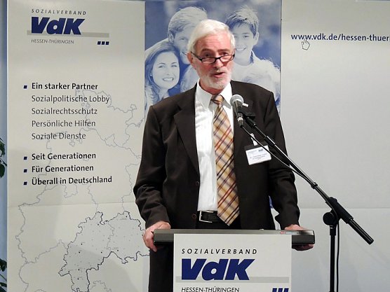 Mit Parlamentariern im Gespräch (Foto: H.-P. Lippert) Mit Parlamentariern im Gespräch (Foto: H.-P. Lippert)