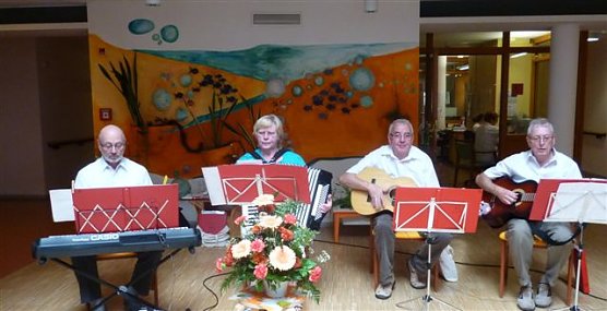 Die fröhlichen Alten (Foto: privat) Die fröhlichen Alten (Foto: privat)