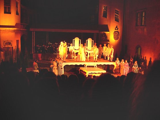 Schlossfestspiele Sondershausen (Foto: Karl-Heinz Herrmann) Schlossfestspiele Sondershausen (Foto: Karl-Heinz Herrmann)