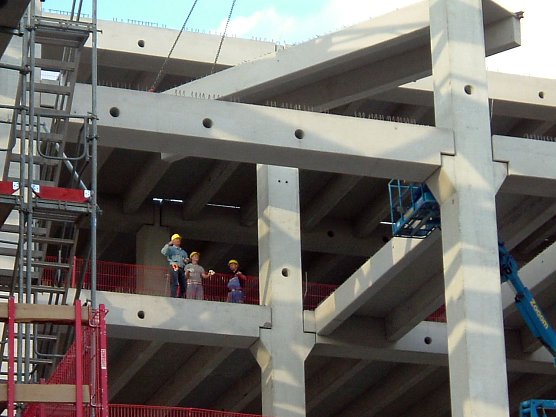 Habau-Mitarbeiter stehen f&uuml;r Qualit&auml;t am Bau (Foto: HABAU)