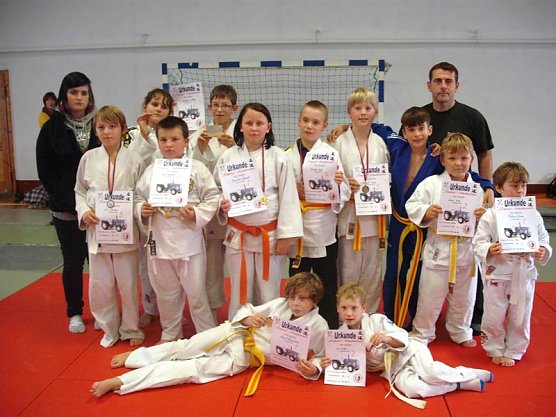 Erfolgreich beim Traktor-Pokalturnier (Foto: privat) Erfolgreich beim Traktor-Pokalturnier (Foto: privat)