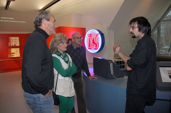 Besuch in der Flohburg (Foto: J. Piper) Besuch in der Flohburg (Foto: J. Piper)