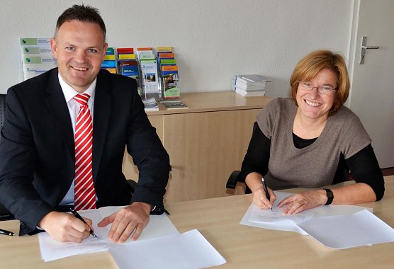 Unterzeichnet (Foto: FHN) Unterzeichnet (Foto: FHN)