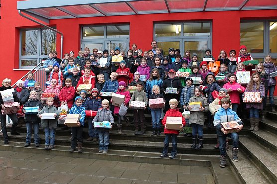 Pakete gehen auf die Reise nach Rum&auml;nien (Foto: nnz)