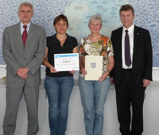 &Uuml;bergeben (Foto: CDU^)