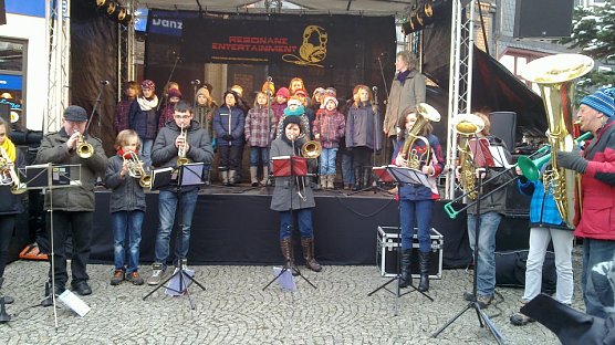 Weihnachtsmarkt eröffnet (Foto: P. Sawatzki) Weihnachtsmarkt eröffnet (Foto: P. Sawatzki)