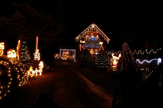 Weihnachtshaus in Obergebra (Foto: privat)