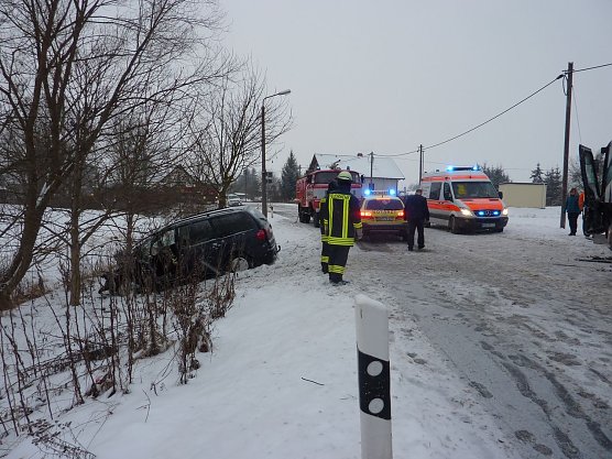 Unfall mit Schulbus (Foto: nnz) Unfall mit Schulbus (Foto: nnz)