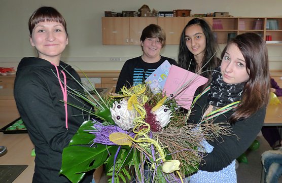 Herzlich verabschiedet (Foto: Karl-Heinz Herrmann) Herzlich verabschiedet (Foto: Karl-Heinz Herrmann)